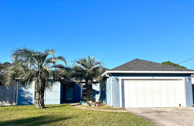 Beautiful 3 bedroom 2 bath located off of North Lagoon