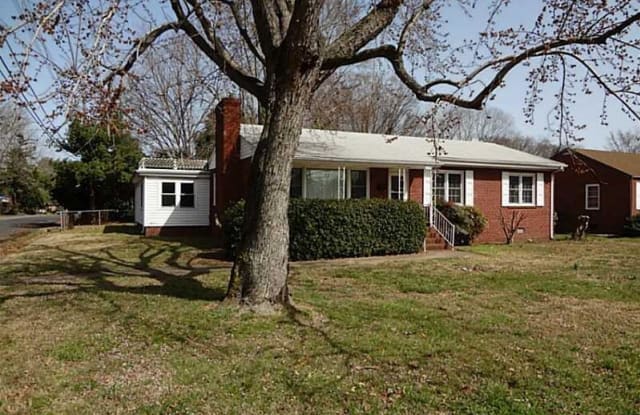 1798 Armistead Avenue N - 1798 North Armistead Avenue, Hampton, VA 23666