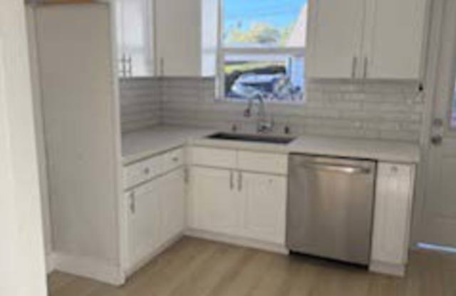 Photo of 1235 Allen Ave