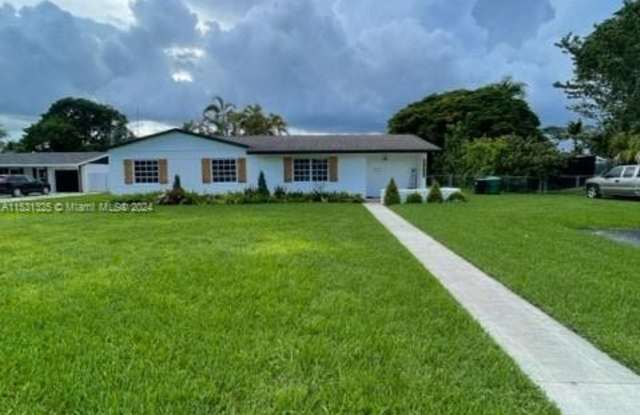 18608 SW 93rd Pl - 18608 Southwest 93rd Place, Cutler Bay, FL 33157