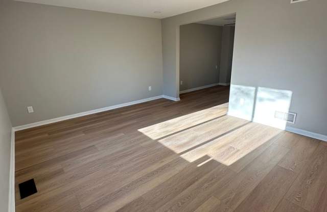 4 bedroom 2.5 bath single family in Burlington Township