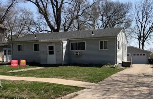 317 Myrtle Ave Apt 2 - 317 Myrtle Avenue, Iowa City, IA 52246