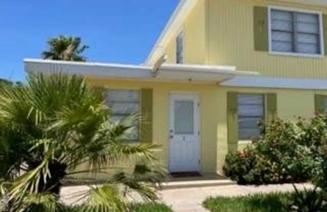 202 Yturria St.