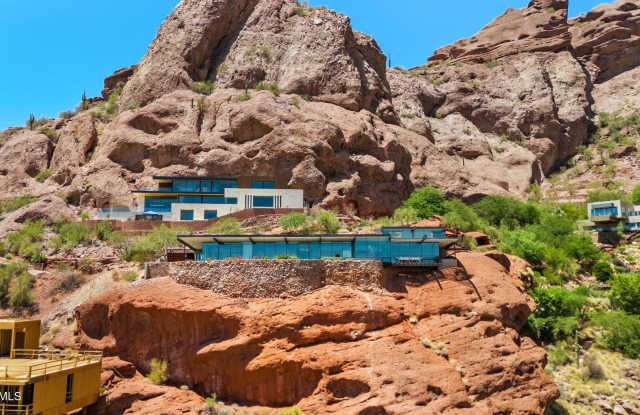 4925 E RED ROCK Drive