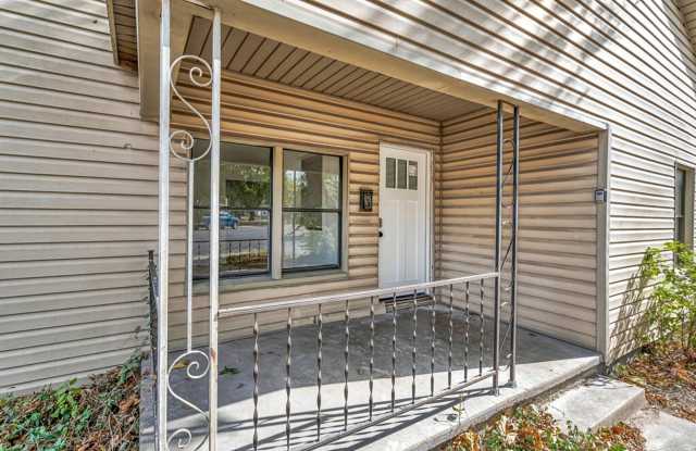 Well-maintained 2BD 1BA Home in Waco - Available in March!