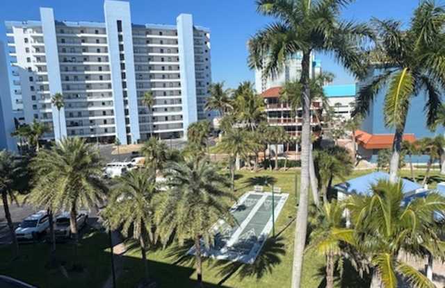 2 bedroom 2 bathroom Seasonal in Punta Rassa