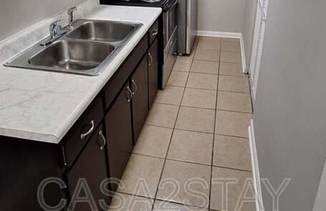 Photo of 674 Knox Blvd