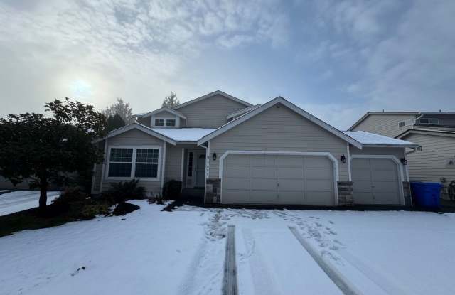 Quiet 4 bed, 2.5 bath home in Maplewood on Highland Renton