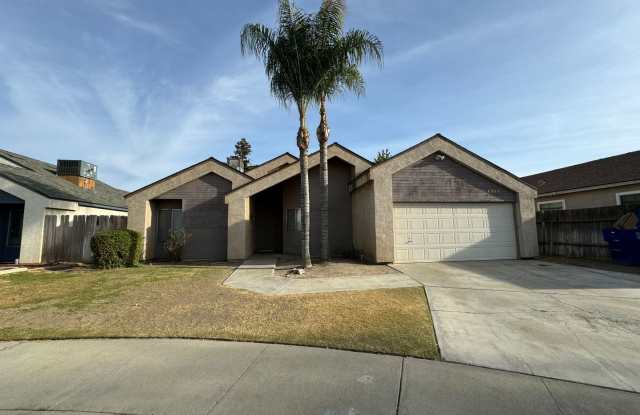 Photo of Spacious three bedroom home!