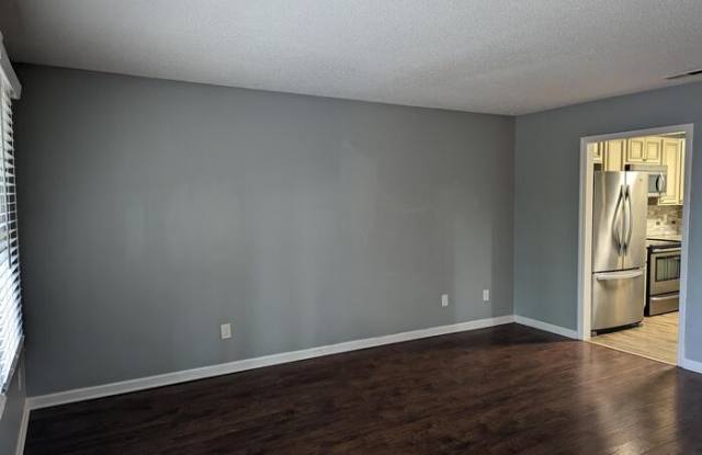 17 Brookwood Avenue Northeast