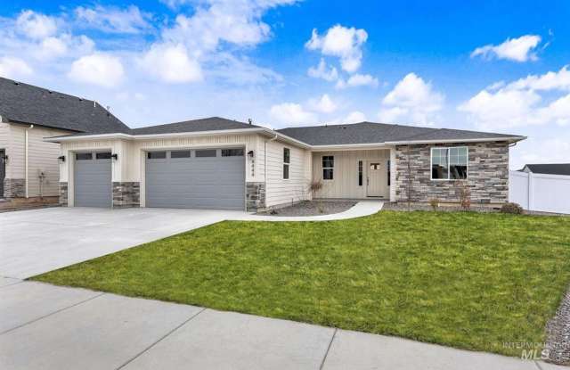 Immaculate Single-Level Home w/3-Car Garage