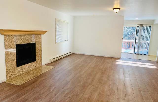 1120 Dale Ave