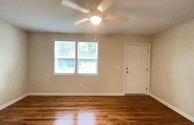 Convenient Columbia Living – Renovated Duplex Near Two Notch  Forest Dr