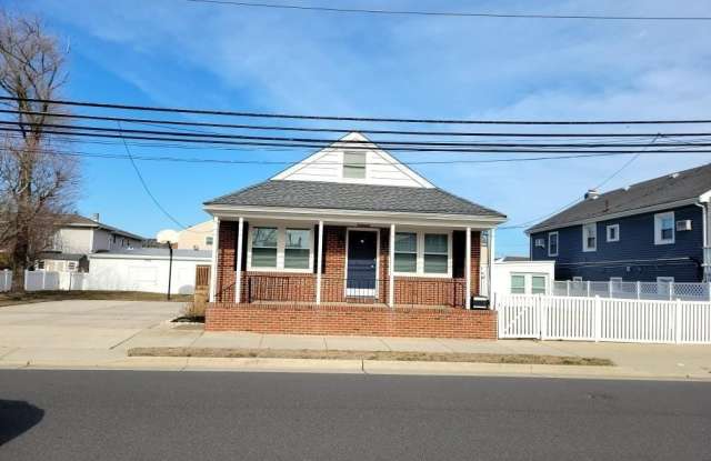 Photo of 303 N Washington Ave