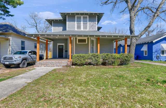 1115 W Bond Street