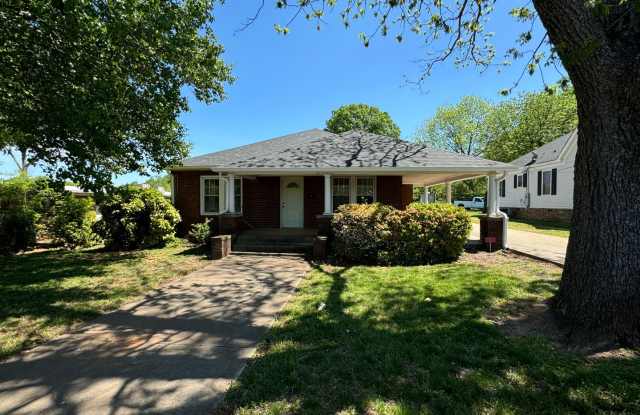 Single Family in Downtown Kings Mountain, NC (Completing Interior Paint and Cleaning) photos photos