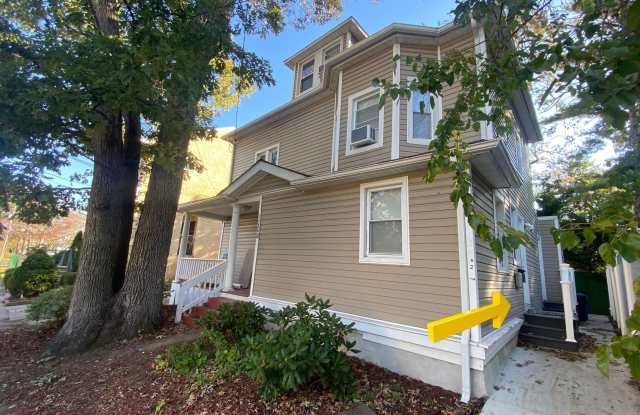 Photo of 1204 Emory Street unit: 2