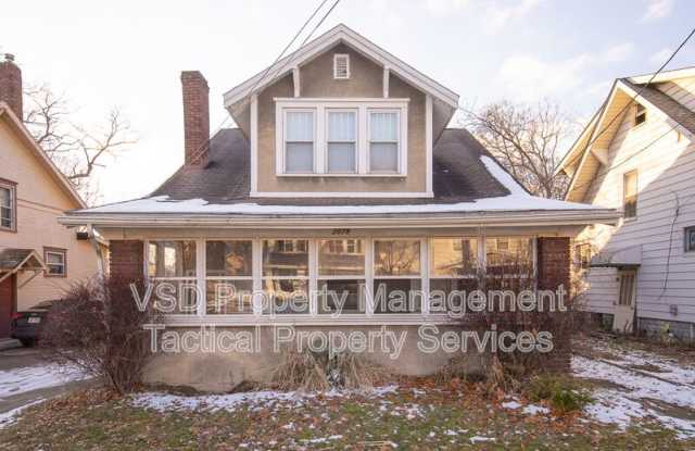 Photo of 2078 18 St SW