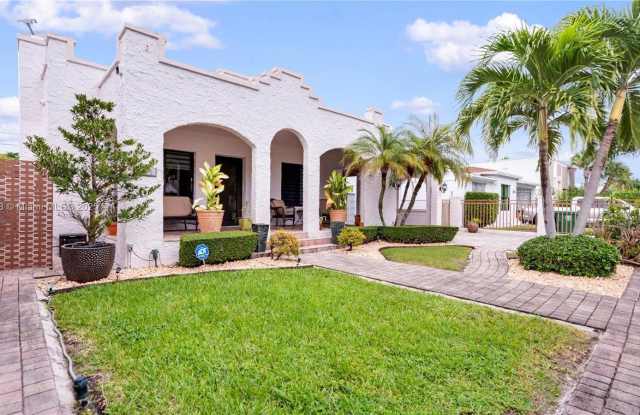 Photo of 2271 SW 25th St