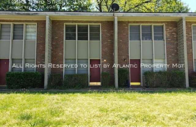 1090 Third Street - 1090 3rd Street, Stone Mountain, GA 30083