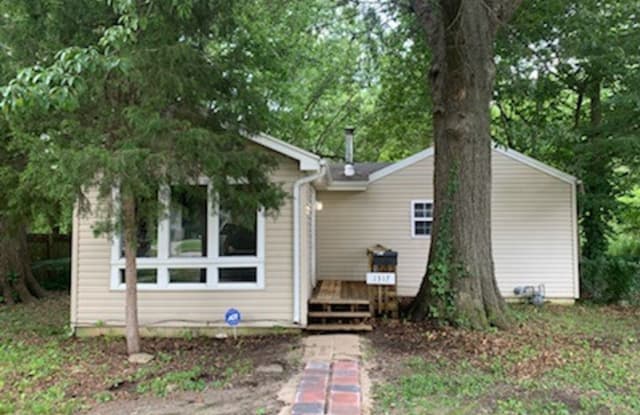 1317 N Rogers - 1317 North Rogers Avenue, Springfield, MO 65802