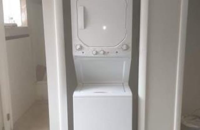 617 W Franklin Street W