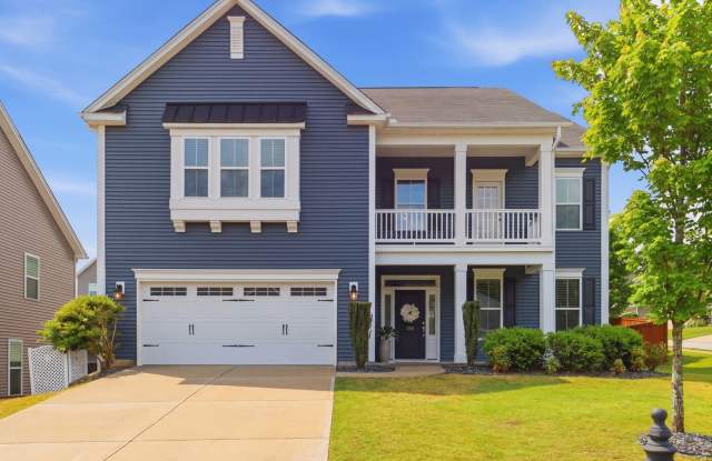 Spacious 4/3 Available July 15th