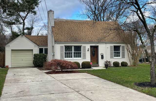 320 EVERGREEN Drive