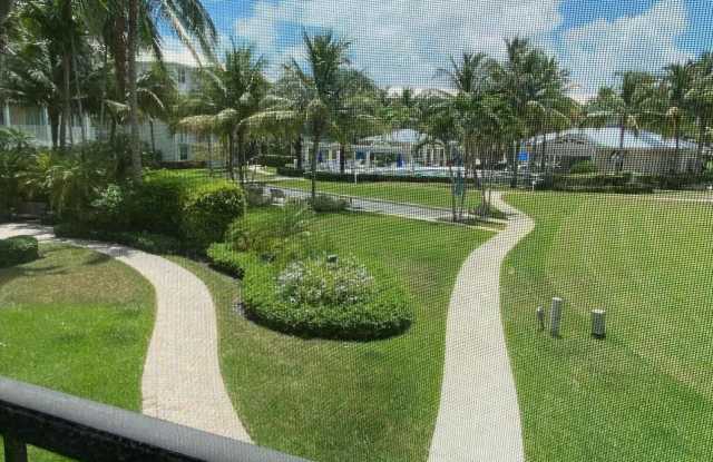 123 Bay Colony Drive N