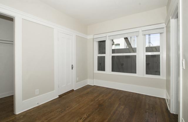 1025 Post Apartments