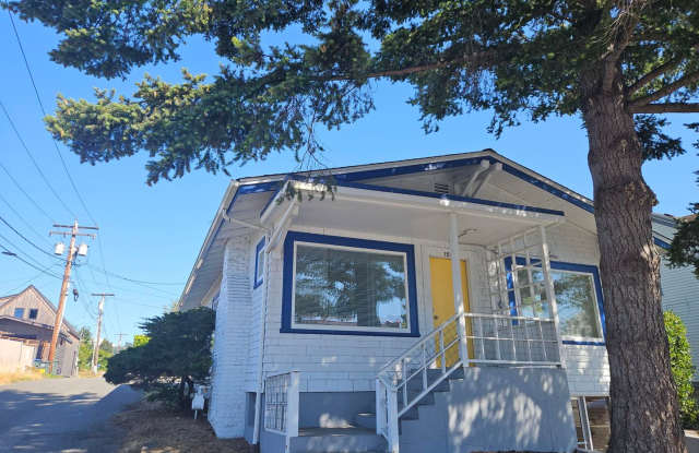 3-bedroom home located in the heart of Fairhaven!