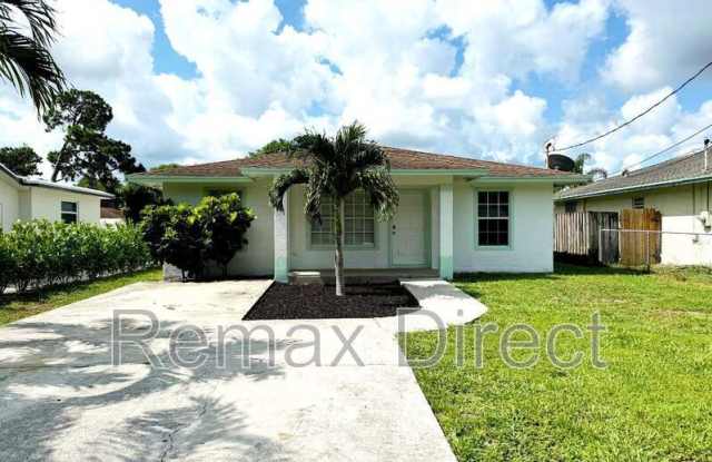 Photo of 6682 4th Street