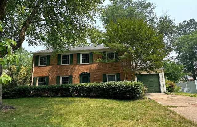 13524 ELLENDALE Drive