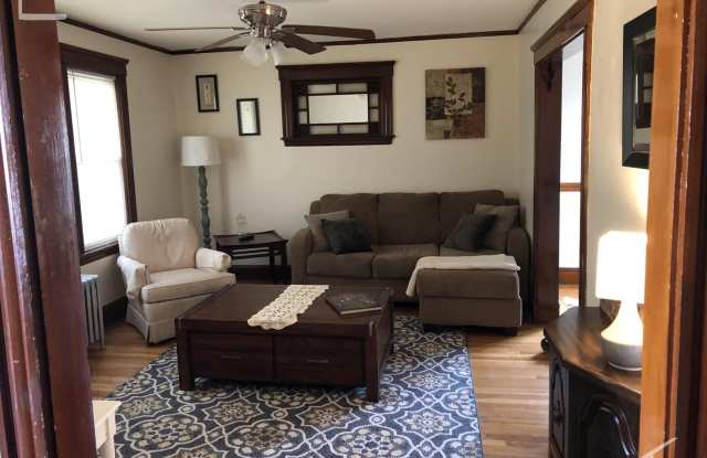 Photo of Brighton Center floor-thru 2-bed