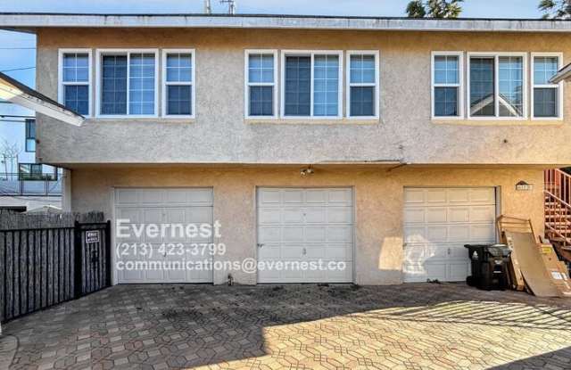 Photo of 4612 1/2 Pickford Street
