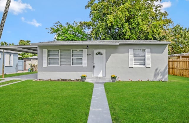 1214 S D St - 1214 South D Street, Lake Worth, FL 33460