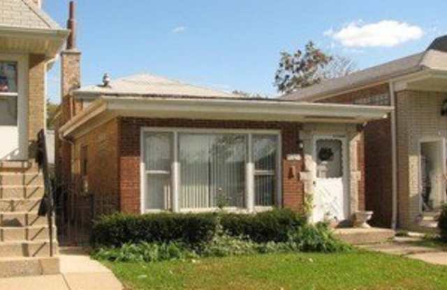 Photo of 3705 S 54th Avenue