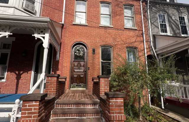 533 West Walnut Street