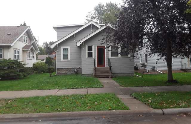 872 20th Avenue Southeast