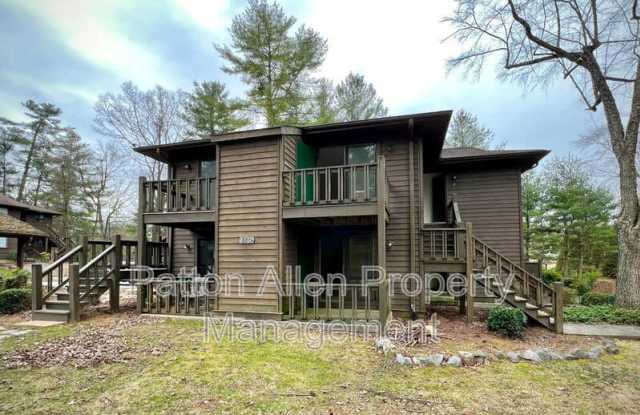 520 Courtwood Ln