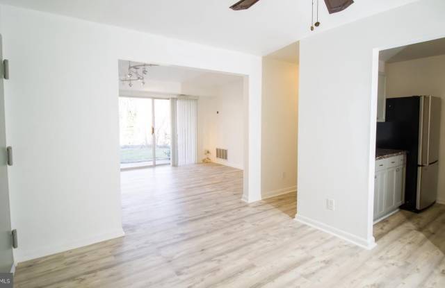 11602 VANTAGE HILL