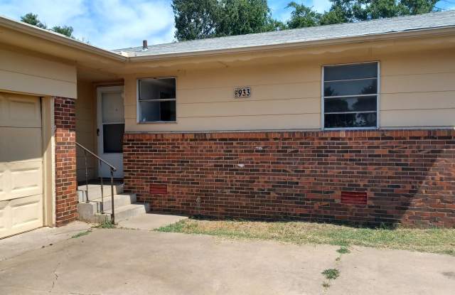 933 West Rulane Drive