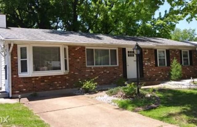 1462 Coachway Ln - 1462 Coachway Lane, Hazelwood, MO 63042