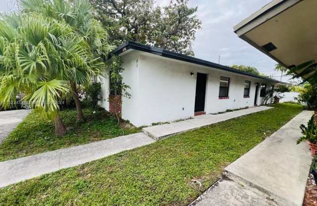 21 SE 4th Ter - 21 Southeast 4th Terrace, Dania Beach, FL 33004