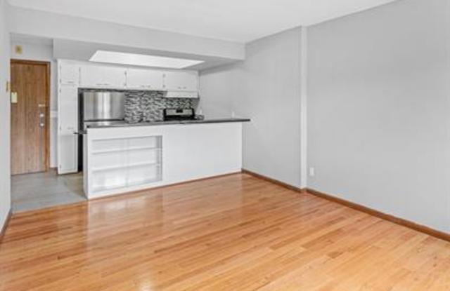 3428 Harriet Apartments