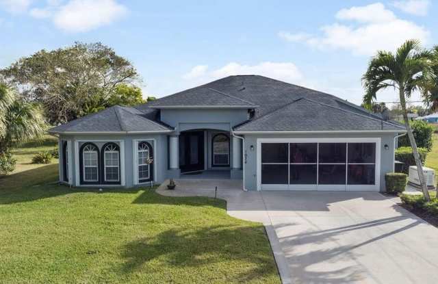 1074 SW Sultan Drive