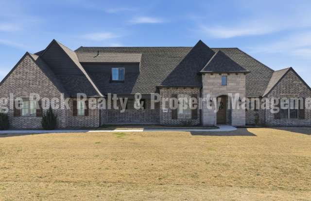 Owasso Executive Home for Rent (6beds/3.5baths)