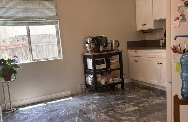 800 North Eucalyptus Avenue