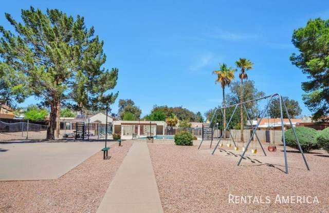 2944 W Avenida Destino