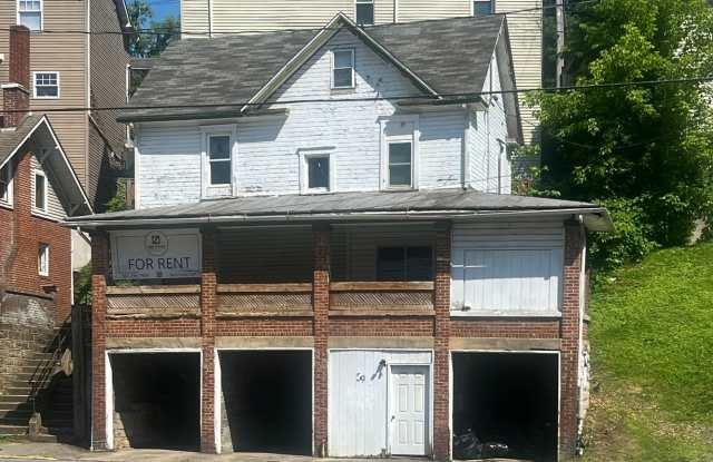2-4 Bedroom/ 2 Bathroom House - Downtown - Available Now